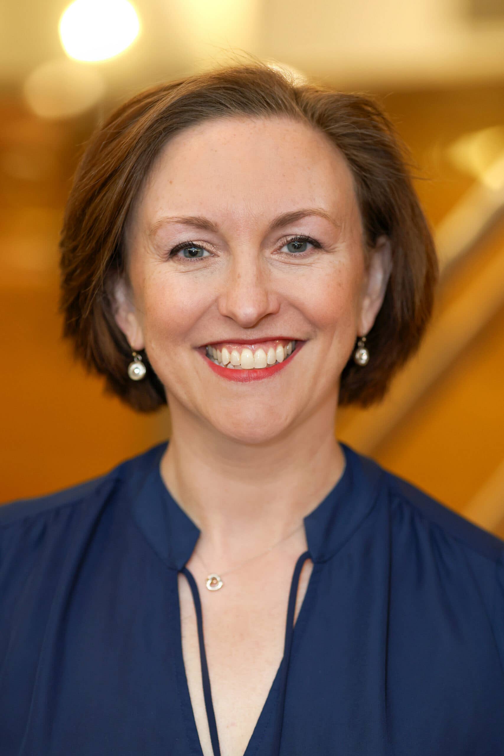 Kristen Barrett headshot